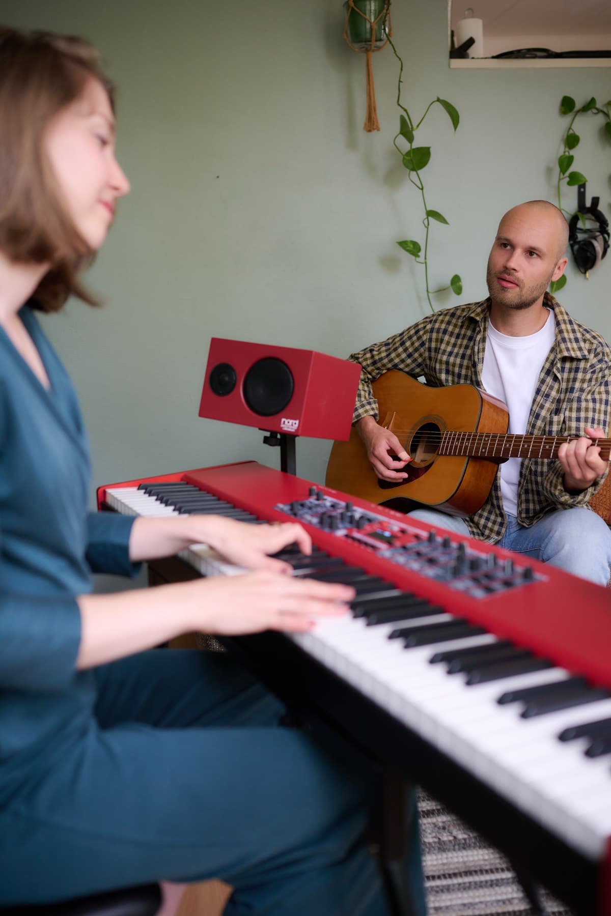 Laila en Tim maken muziek