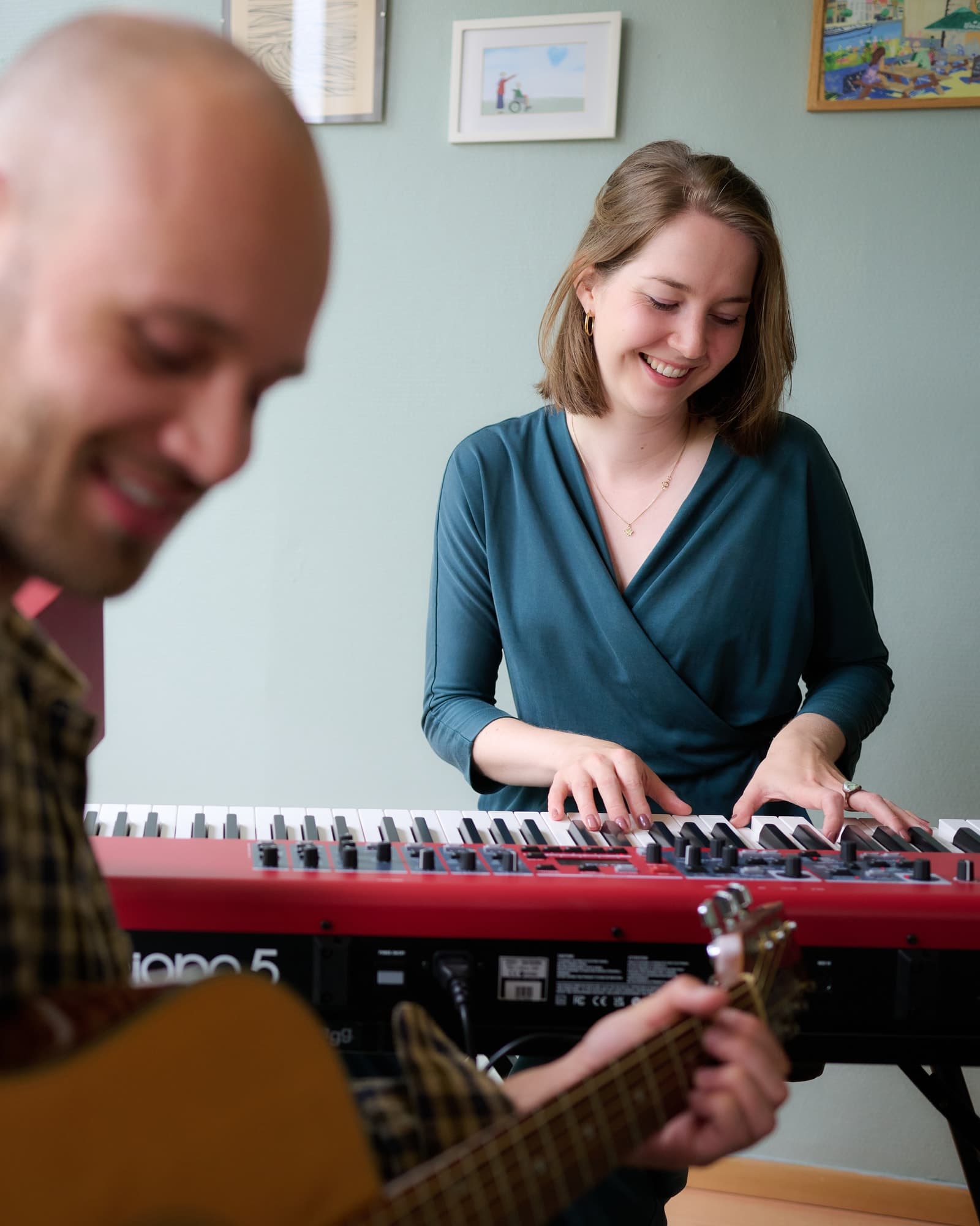Laila en Tim maken muziek